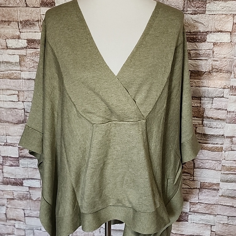 Marlawynne  Grenn Brand New Poncho Sweater